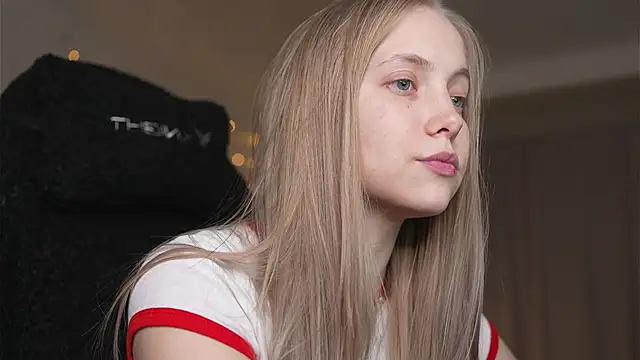 Appr0ved_のライブXXXチャット