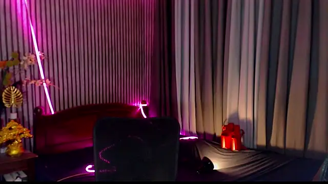 UnforgettablejuliaのライブXXXチャット