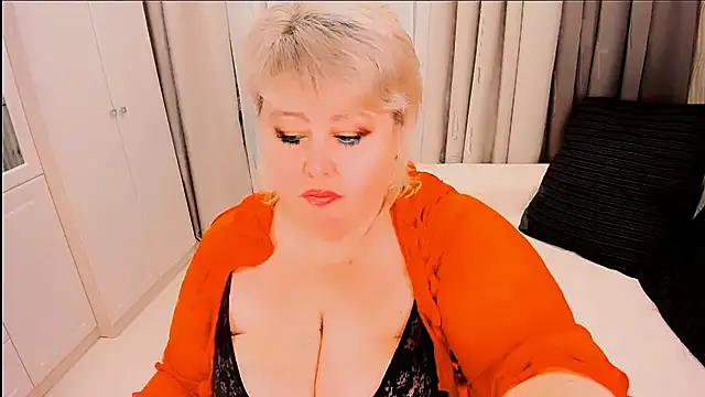 BIGTITSBBW's Live XXX Chat