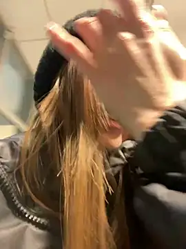 XXX chat uživo modela KrisMagnoly