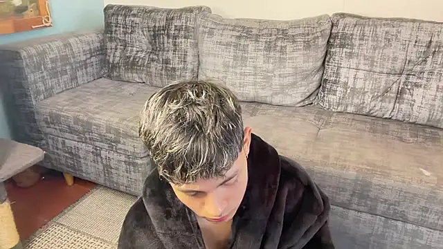 XXX chat uživo modela Andy_Belier23