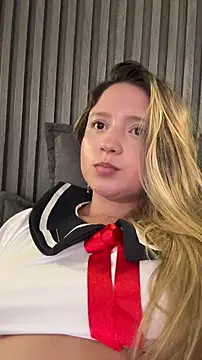 MiaPetit_'s Live XXX Chat