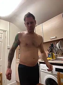 Yourhotboy_42 élő XXX-chatje