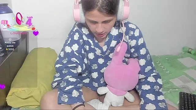 Petite-Goth Chat XXX live