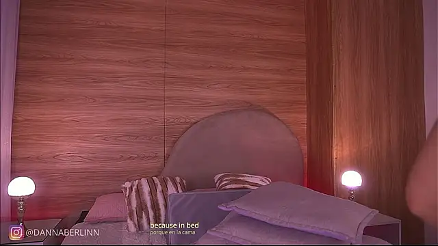 danna_berlin_: απευθείας συνομιλία ΧΧΧ