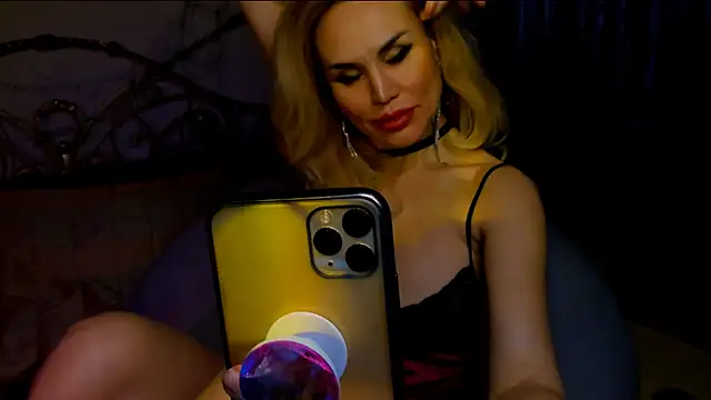 Chatroom XXX en direct de Radmila_Queen_