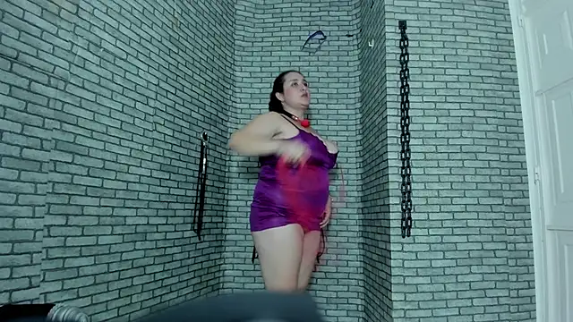 Briana_24 Show in webcam