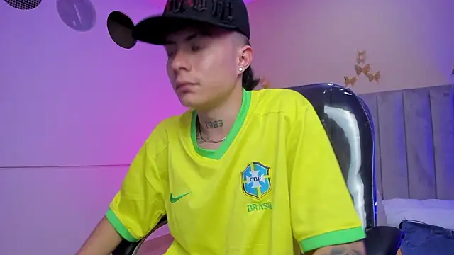 Nascary_Fox Adlı Modelin Canlı XXX Sohbeti