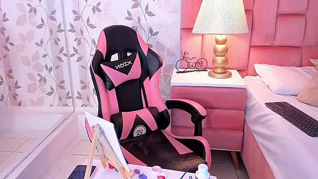 EllaEvanz's Live XXX Chat