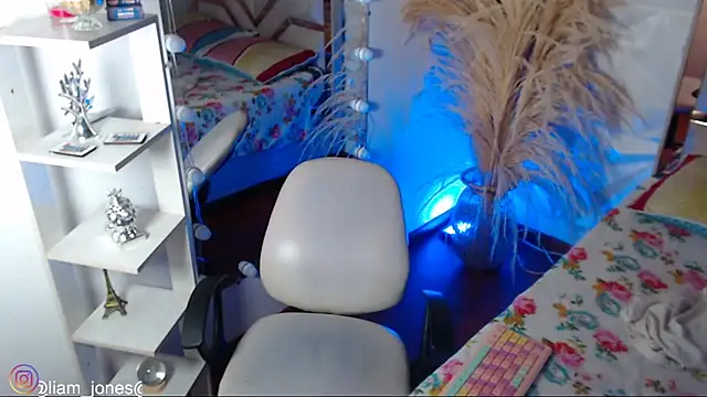 Онлайн чат XXX Jonesliam23