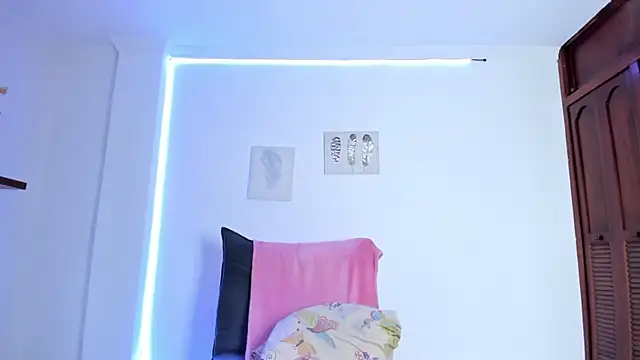 Онлайн чат XXX anniesweet-