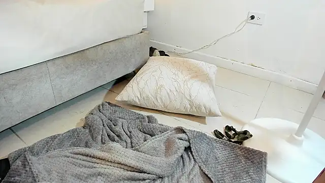 دردشة Slut_Milf_ الجنسية المباشرة