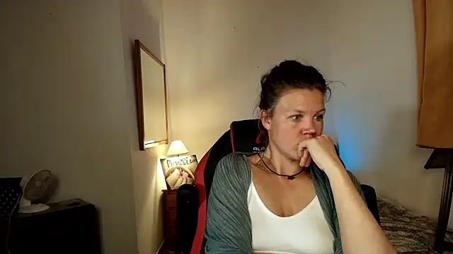 CallMeMaria: онлайн-секс-чат