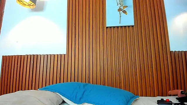 Evaa_18 在線直播表演