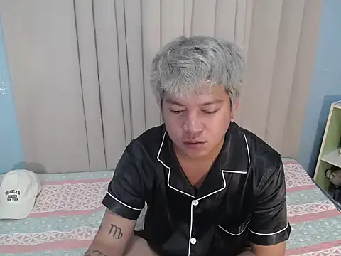 Fuckboii_intown Adlı Modelin Canlı XXX Sohbeti