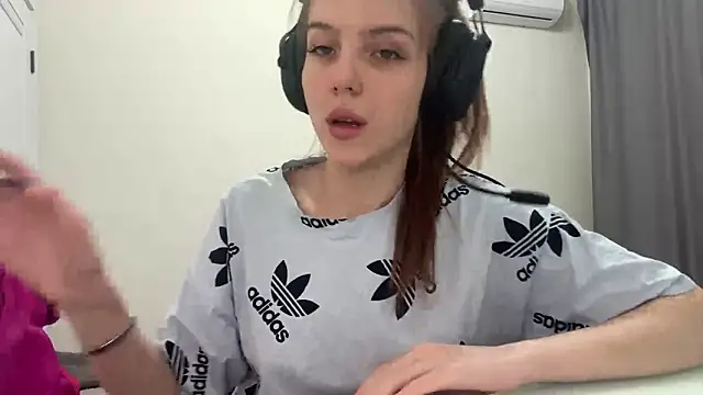 Elira_Breeze – Live XXX-chat