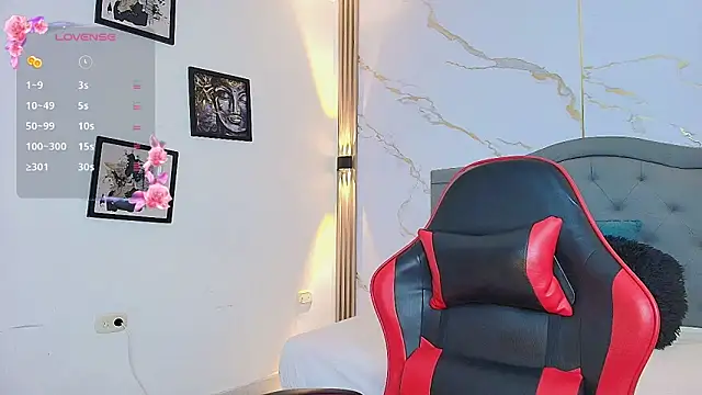 Nina_Rouge7's Webcam Show