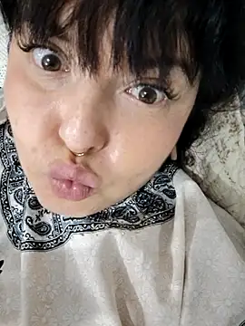 Divine_Pouvoir's Live XXX Chat