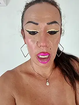 YOURSDEBORA – Live XXX-chat