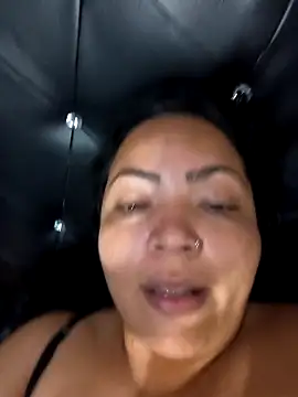 Chat +18 de NIKOLE1301 ao vivo