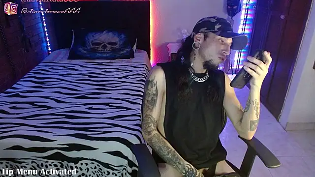 davidroses420 Adlı Modelin Canlı XXX Sohbeti