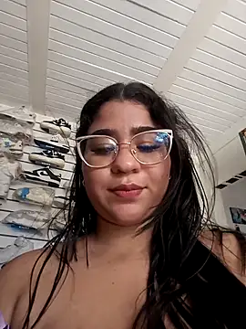 Yelly's Live XXX Chat