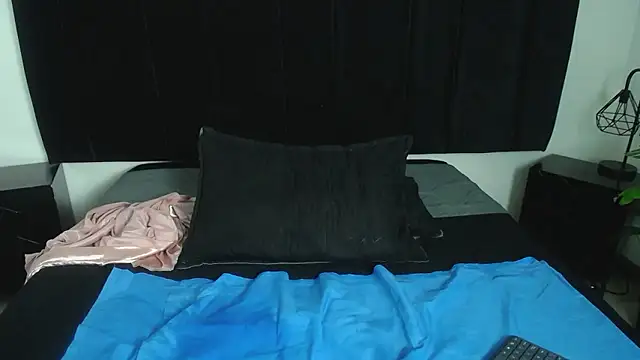 CamiilaReyes' Live XXX Chat