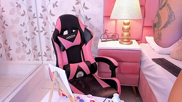 XXX chat uživo modela EllaEvanz