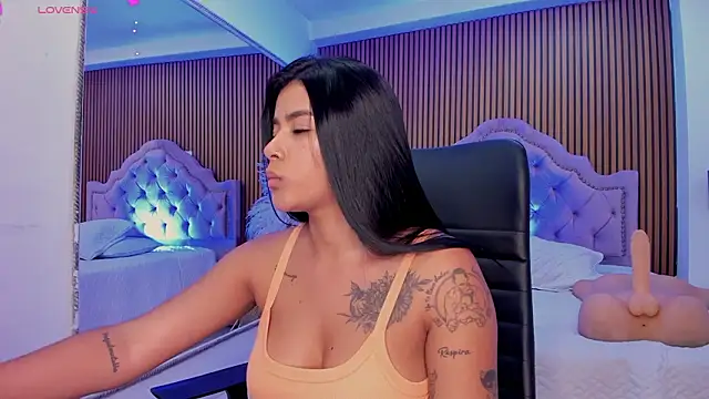 SelenaStonne's Live XXX Chat