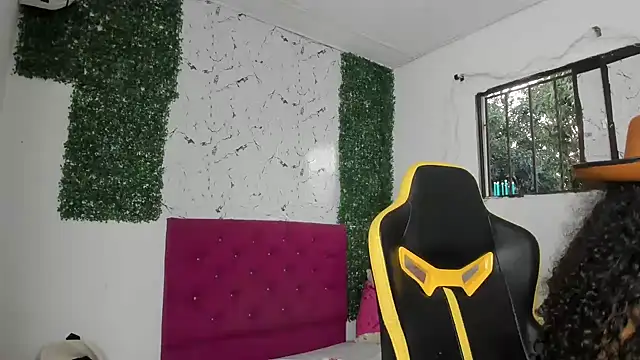 emily_stars1のライブXXXチャット