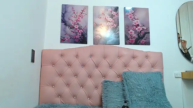 pinky_f00x Chat XXX live