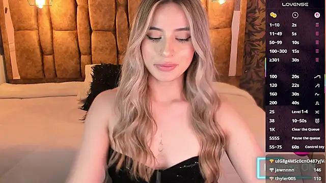 Pertunjukan Kamera Web KiaraCarter