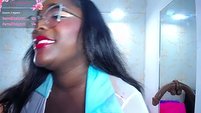 XXX chat uživo modela YHENDELYN_STONE