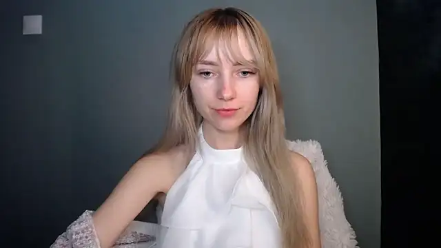 XXX chat uživo modela LuciaYoung