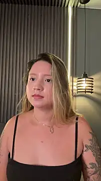 XXX chat uživo modela MiaPetit_