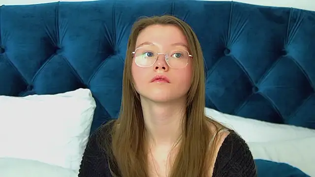 XXX chat uživo modela KeiraAsti