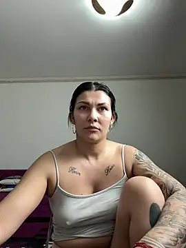 MiaKiittyy élő XXX-chatje