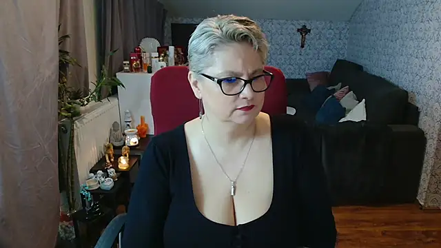 XXX chat uživo modela bigtits4you