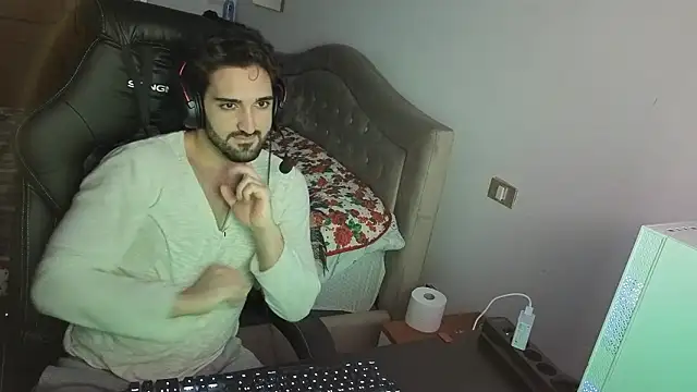 Al3xox02 webkamerás műsora