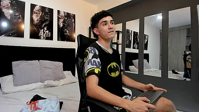 XXX chat uživo modela Alejo_Grey