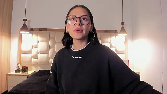 NiccolleHallのウェブカメラショー