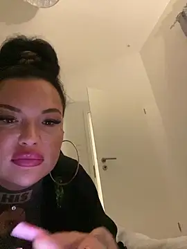 _MelinaCurves_ 即時 XXX 聊天