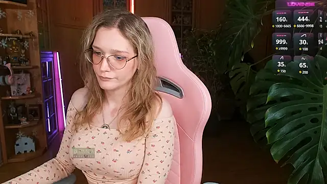 NicoleFaith: онлайн-секс-чат