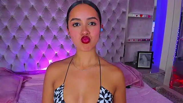 Chat +18 de Harii_02 ao vivo