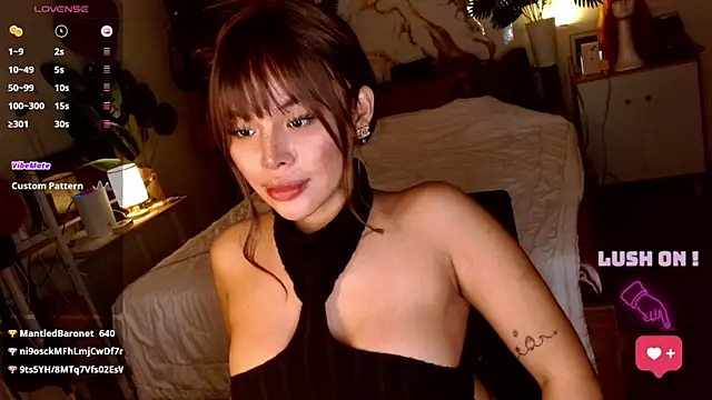 Lolitaloove69 élő XXX-chatje