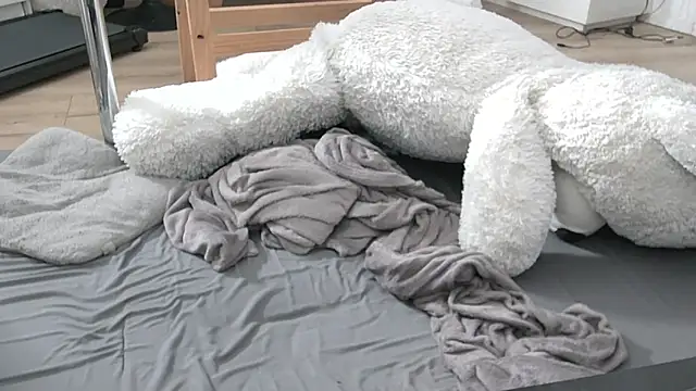 CeriseLapine Chat XXX in diretta