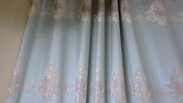 Anu_tiny élő XXX-chatje