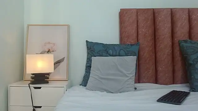 lucyrosse8: απευθείας συνομιλία ΧΧΧ