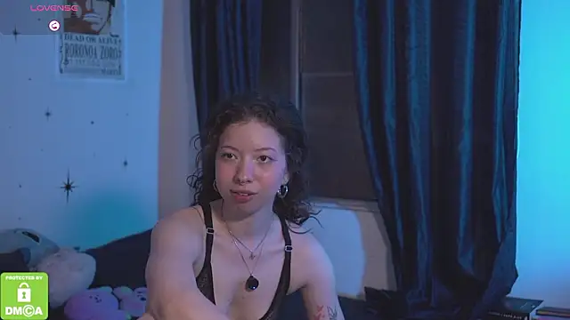 Katyroronoa Chat XXX in diretta