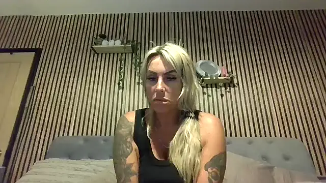 poppyinga1's Webcam Show